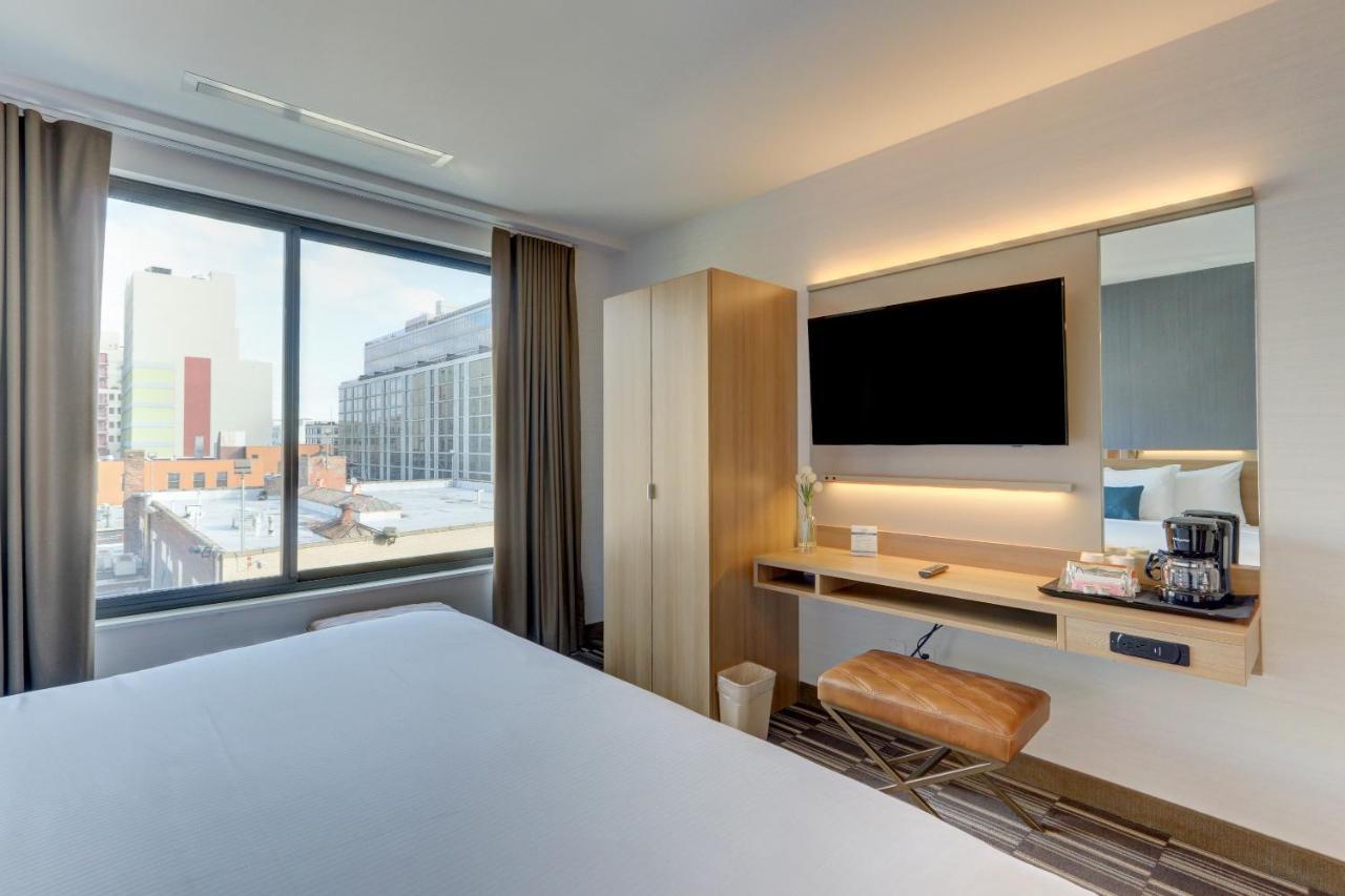 Microtel Inn By Wyndham Long Island City New York Exterior foto