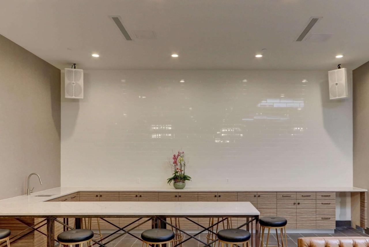 Microtel Inn By Wyndham Long Island City New York Exterior foto