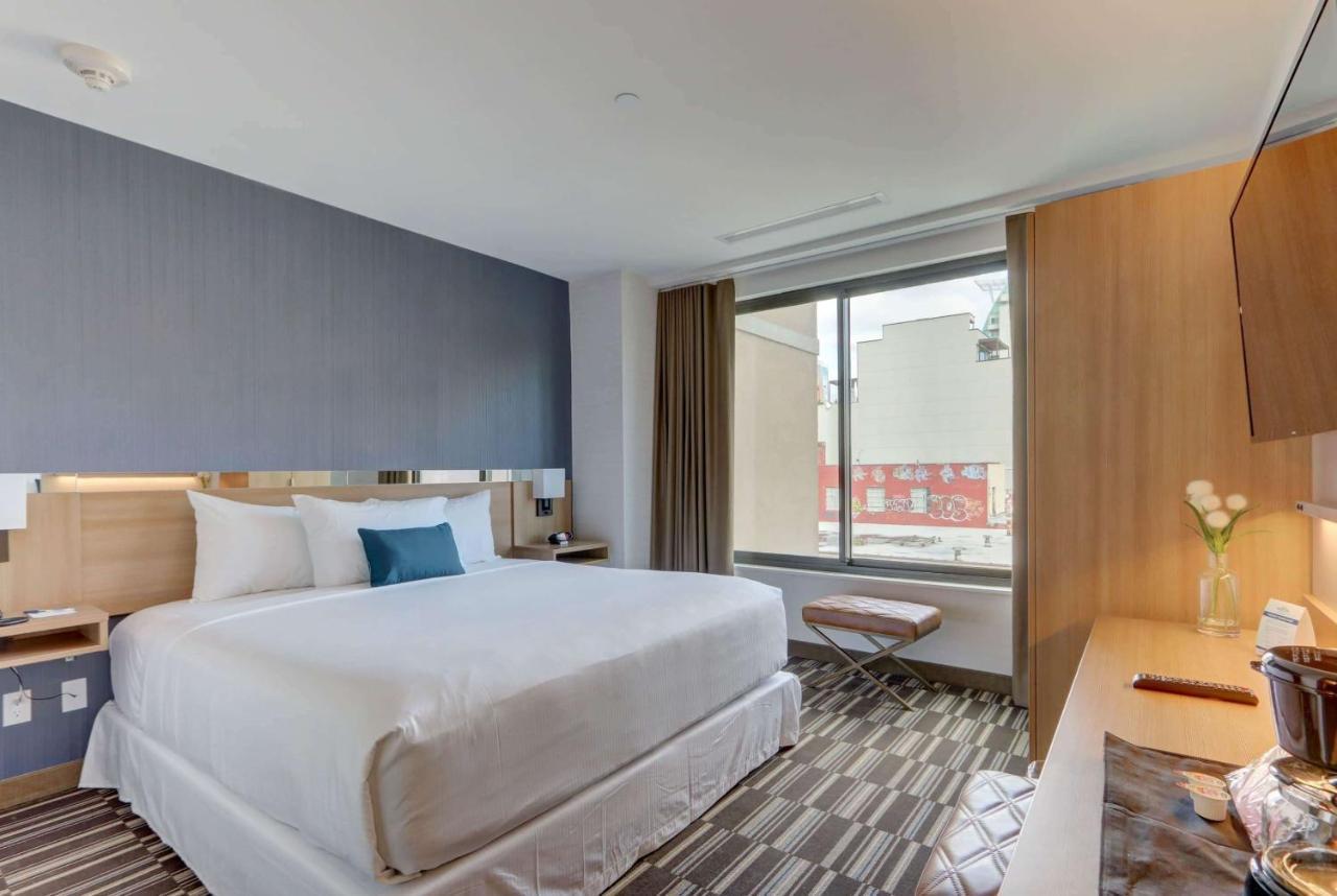 Microtel Inn By Wyndham Long Island City New York Exterior foto