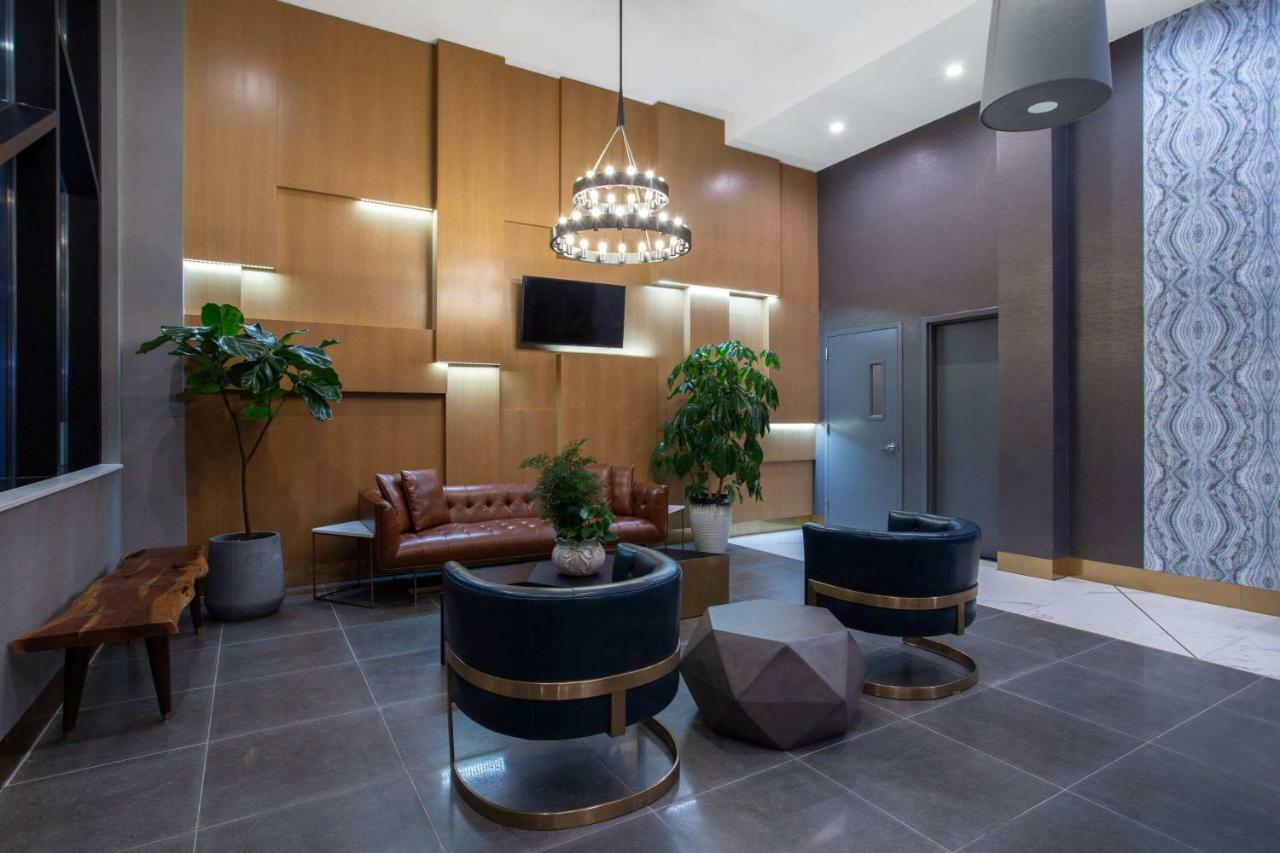 Microtel Inn By Wyndham Long Island City New York Exterior foto