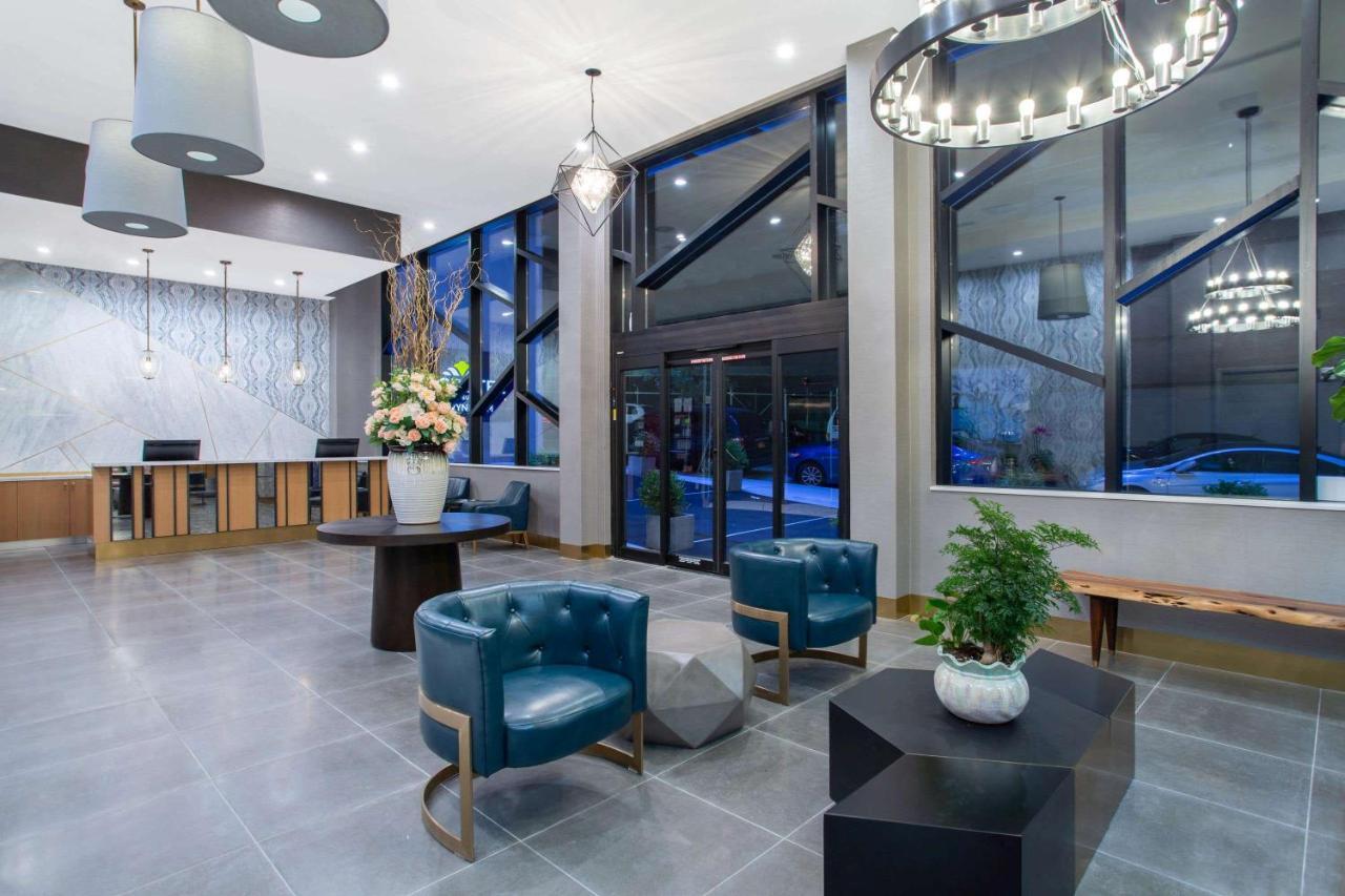 Microtel Inn By Wyndham Long Island City New York Exterior foto